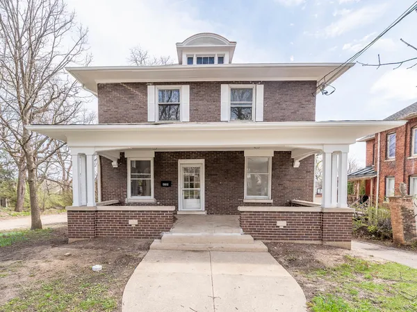 $459,900 | 250 North Batavia Avenue, Batavia, IL 60510