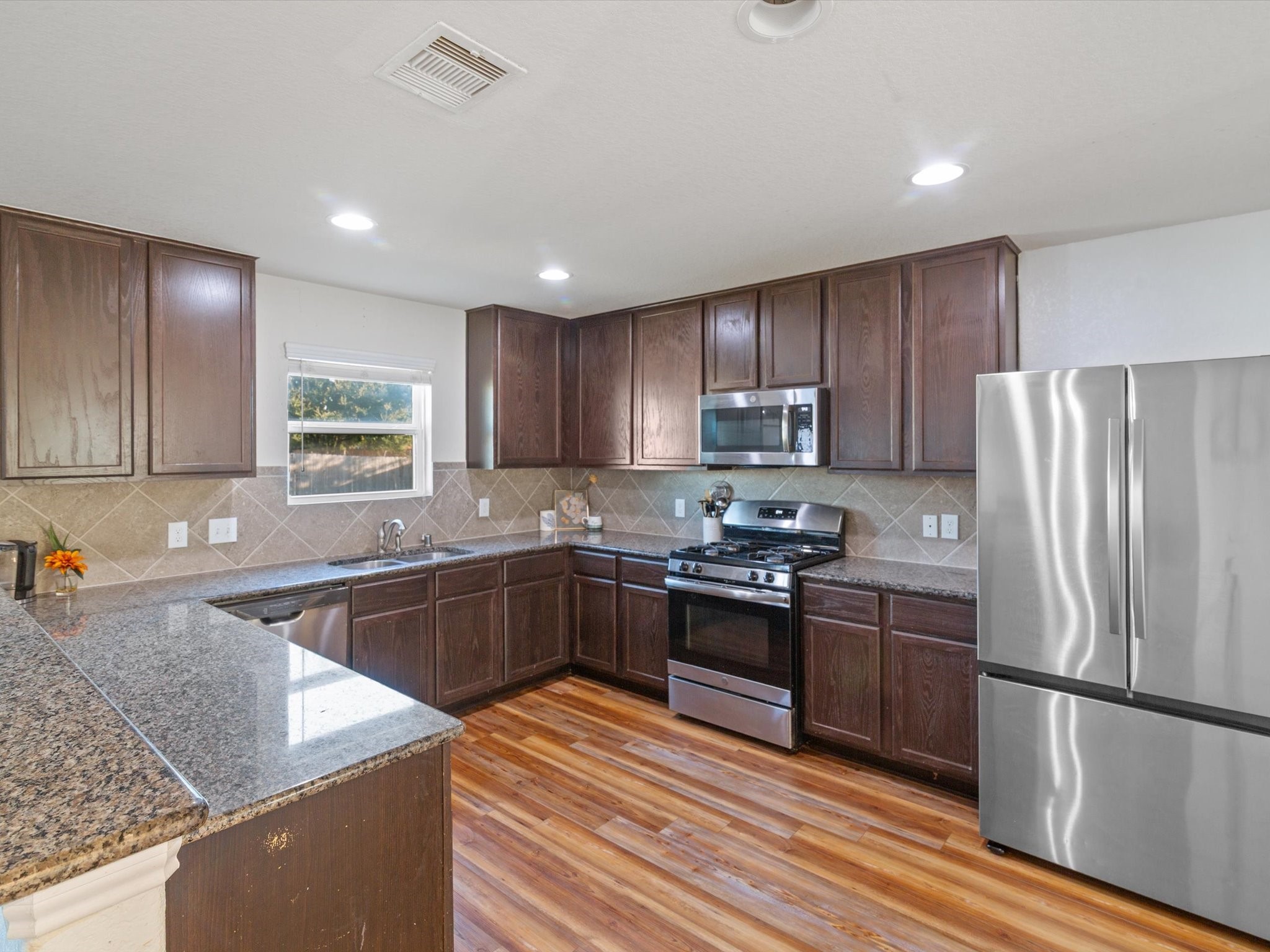 2535 Zephyr Lane Rosenberg, TX 77471 - Photo 23 of 40