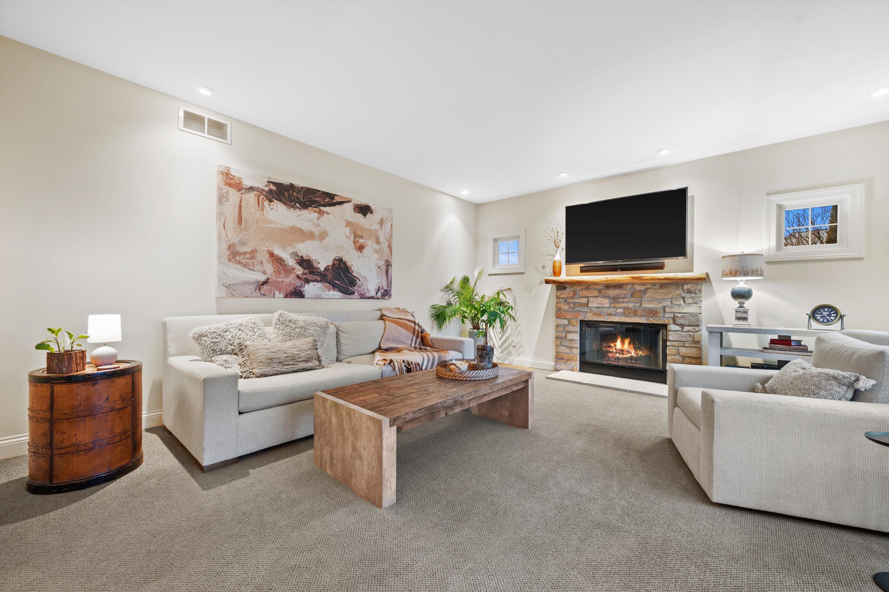 W285N7383 Bark River Road Hartland, WI 53029 - Photo 17 of 66 Living Room