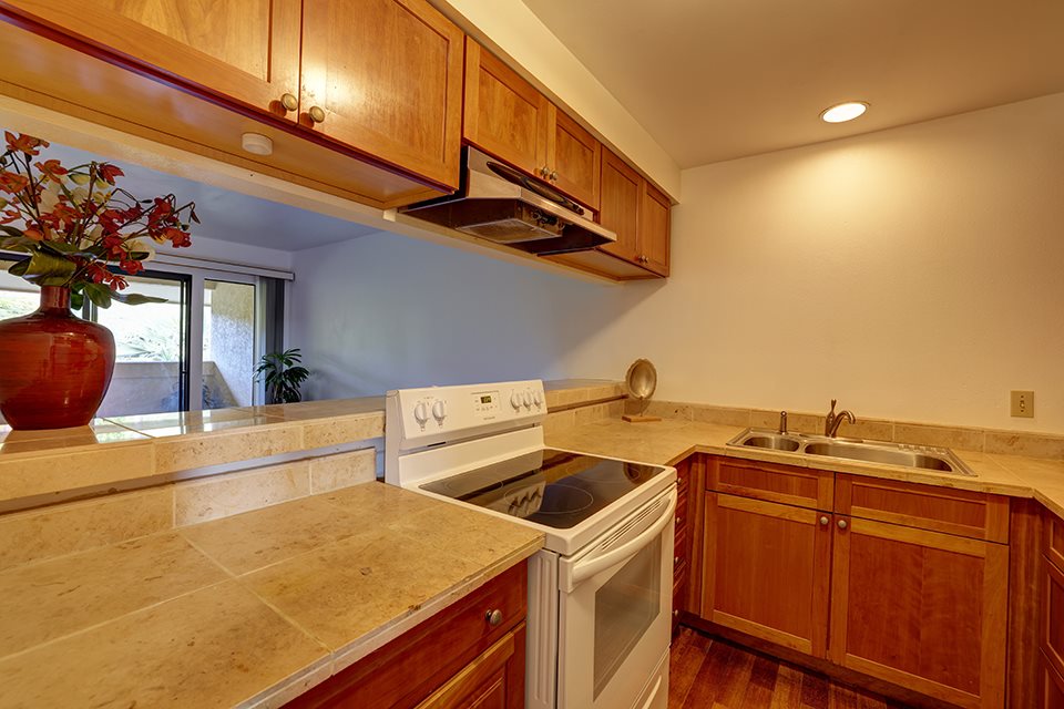 1450 South Kihei Road, Unit C203 Kihei, HI 96753 - Photo 3 of 21 a utility room with dryer and washer