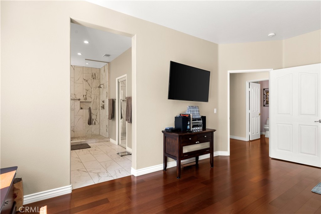 34016 Desert Road Acton, CA 93510 - Photo 30 of 52 Primary suite