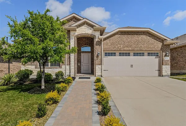 $375,000 | 613 Heartland Drive, Glenn Heights, TX 75154