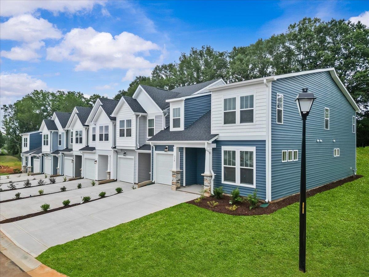 112 Aspen Ridge Way Lyman, SC 29365 - Photo 2 of 29 Gallery Image 2