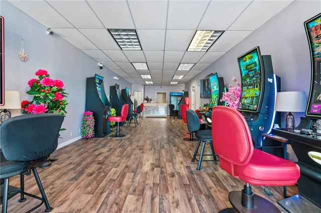 $275,000 | 934 5th Avenue, Coraopolis, PA 15108