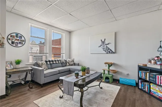 $275,000 | 934 5th Avenue, Coraopolis, PA 15108