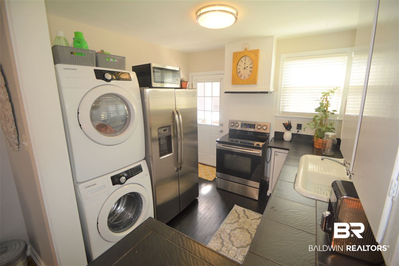 261 Mohawk Street Mobile, AL 36606 - Photo 4 of 22