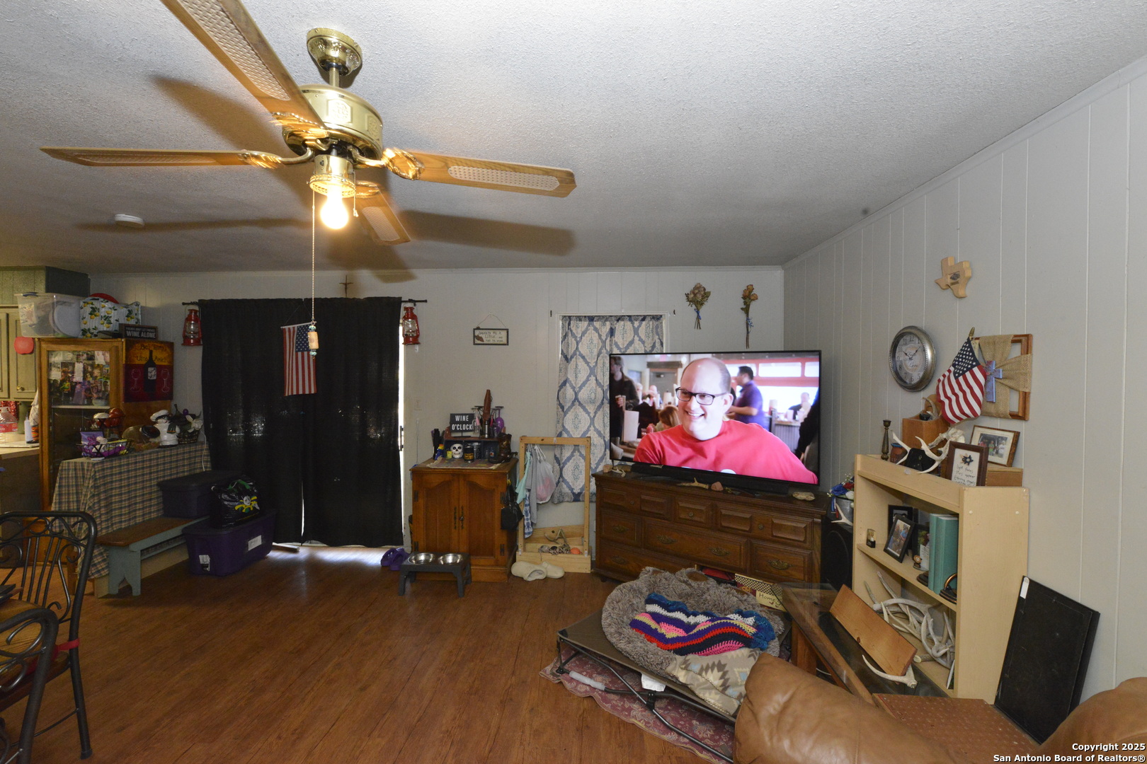 207 Hackberry Street Bandera, TX 78003 - Photo 3 of 27