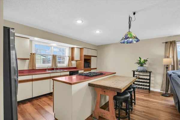 $519,900 | 2504 Lakewood Drive, Champaign, IL 61822