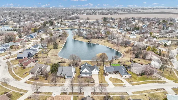 $519,900 | 2504 Lakewood Drive, Champaign, IL 61822
