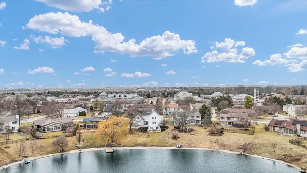 $519,900 | 2504 Lakewood Drive, Champaign, IL 61822