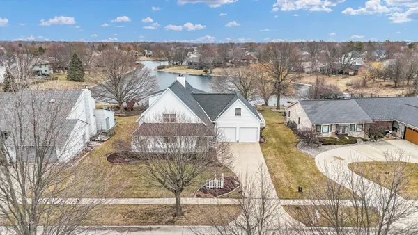 $519,900 | 2504 Lakewood Drive, Champaign, IL 61822