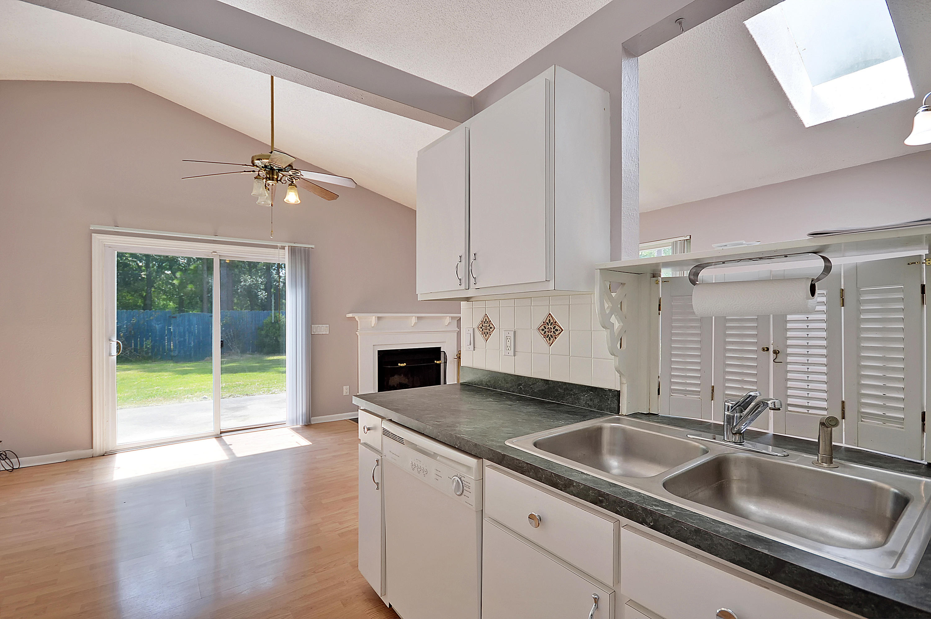 118 Lancashire Road Summerville, SC 29486 - Photo 12 of 29 DSC_0145_DSC_0149 copy