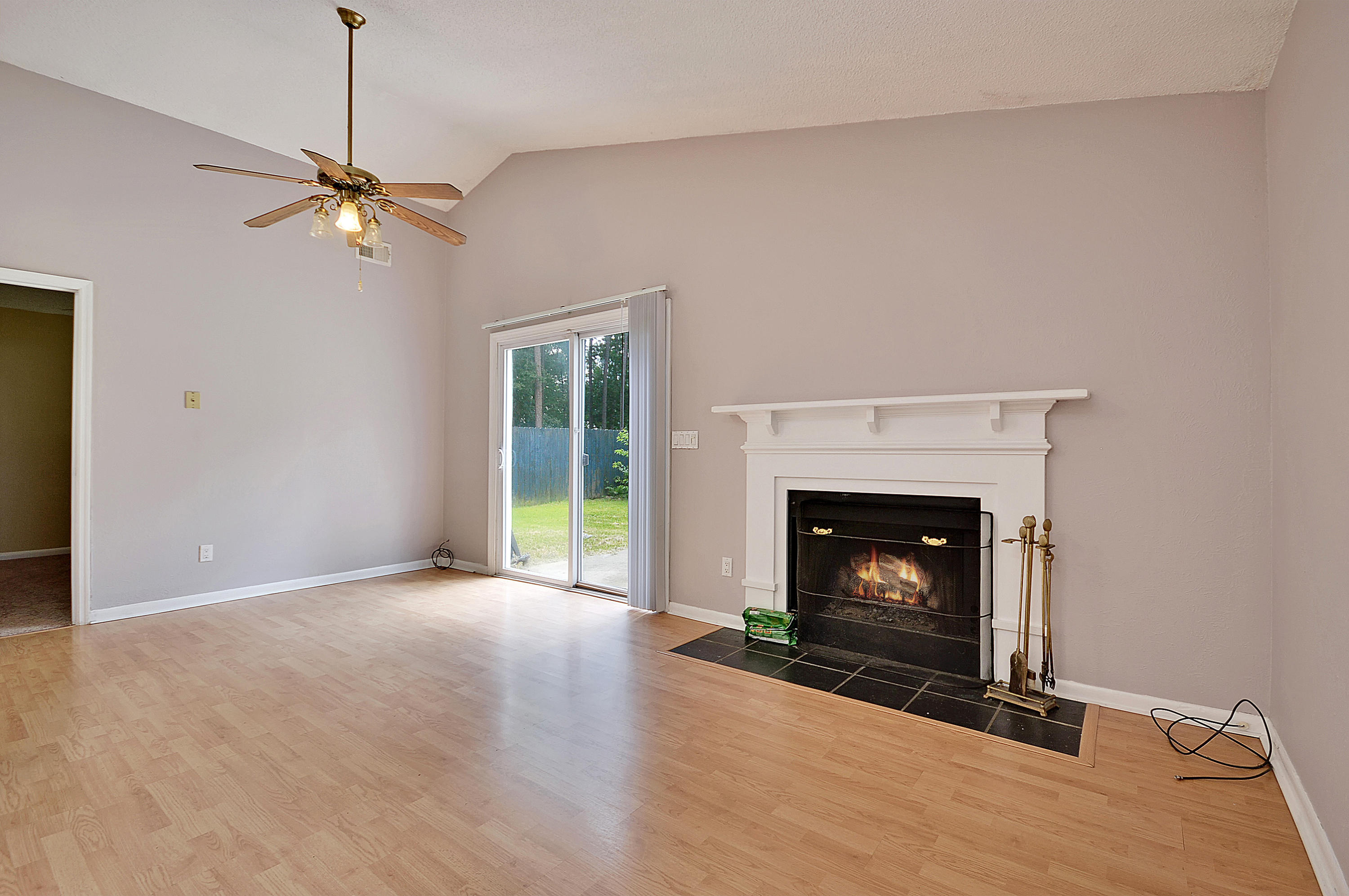 118 Lancashire Road Summerville, SC 29486 - Photo 7 of 29 DSC_0096_DSC_0101 copy