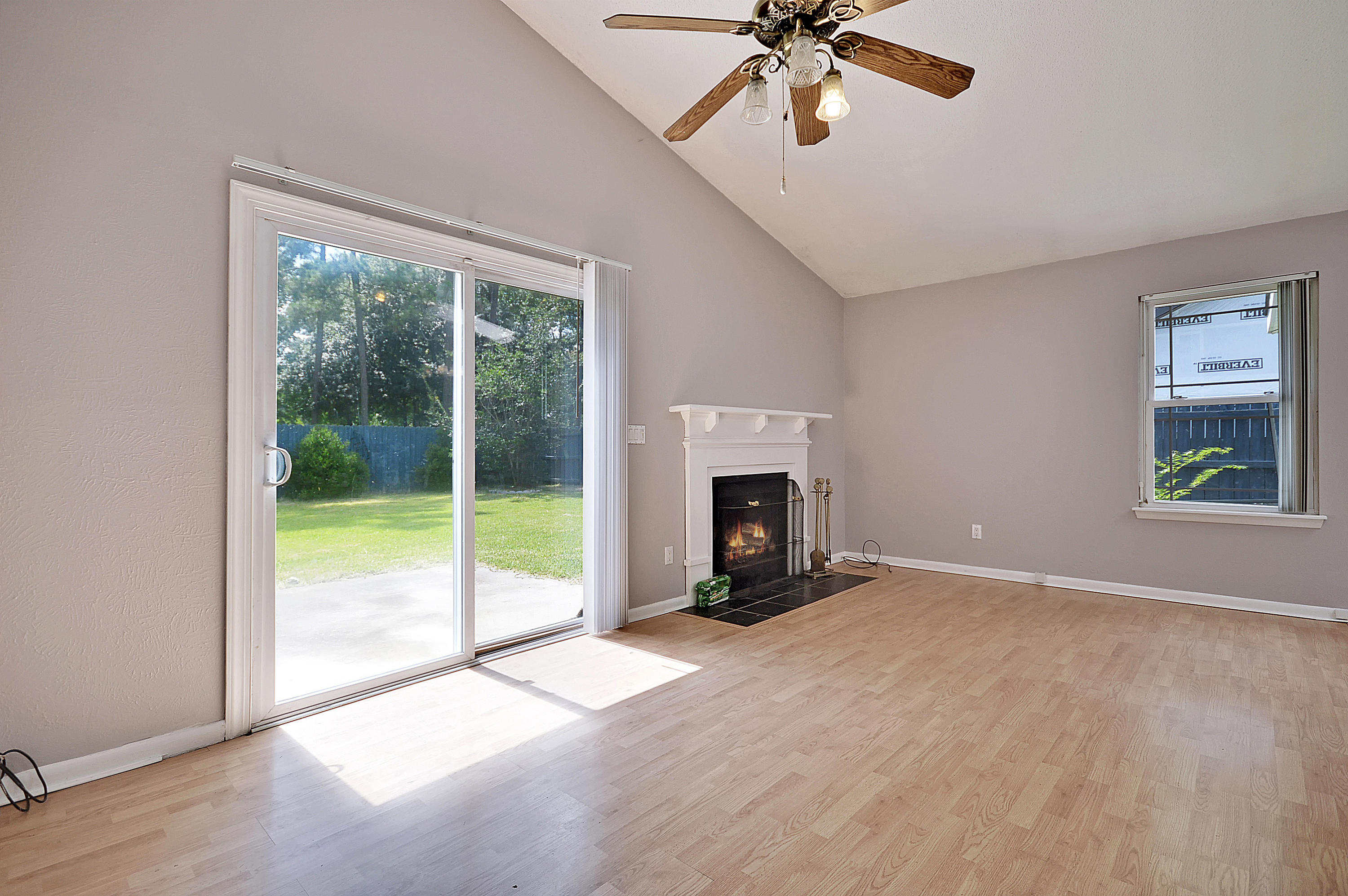 118 Lancashire Road Summerville, SC 29486 - Photo 8 of 29 DSC_0103_DSC_0107 copy