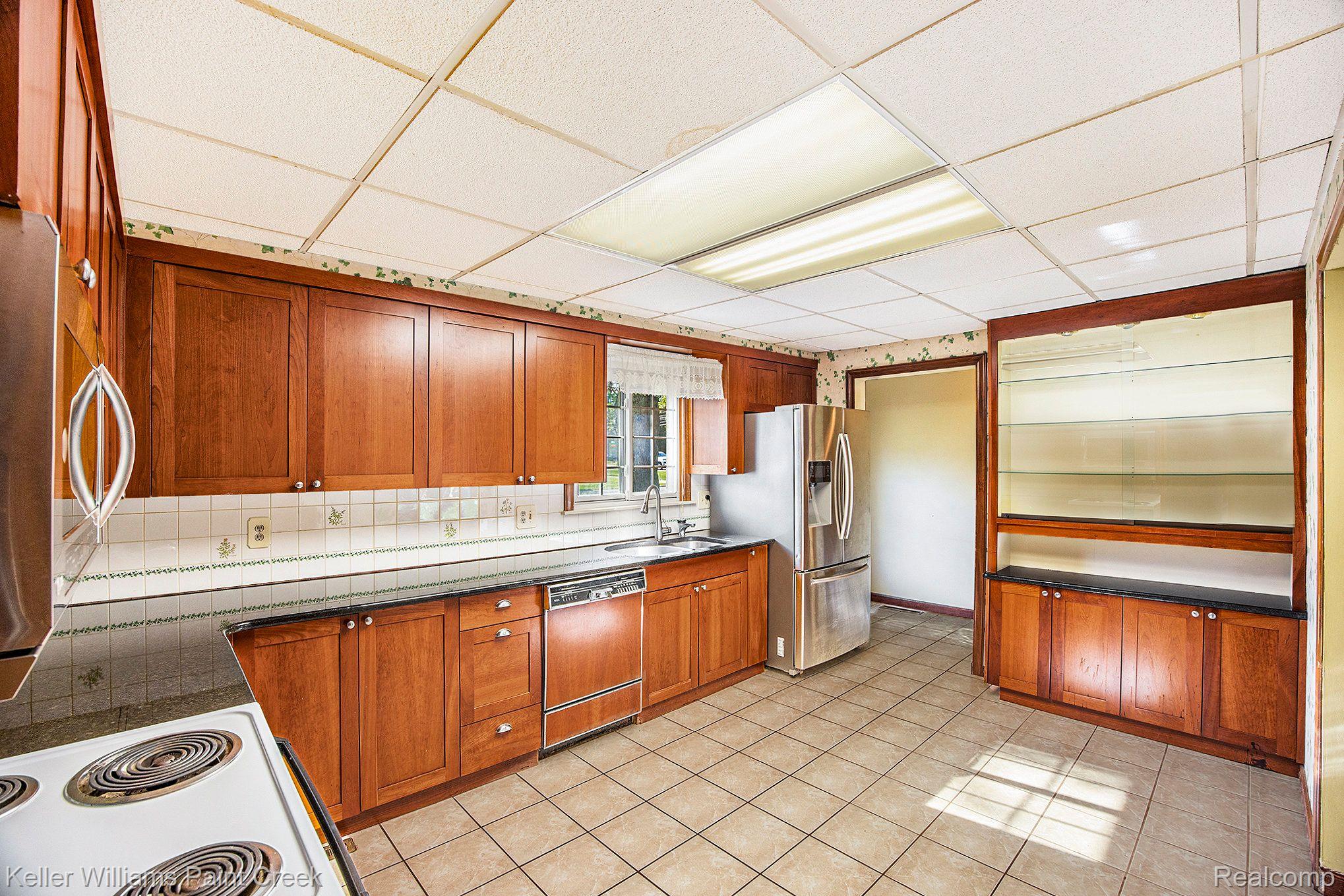 3021 Avon Manor Road Rochester, MI 48307 - Photo 6 of 36 Gallery Image 6