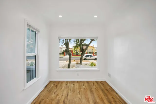 $5,000 | 1851 West 81st Street, Los Angeles, CA 90047