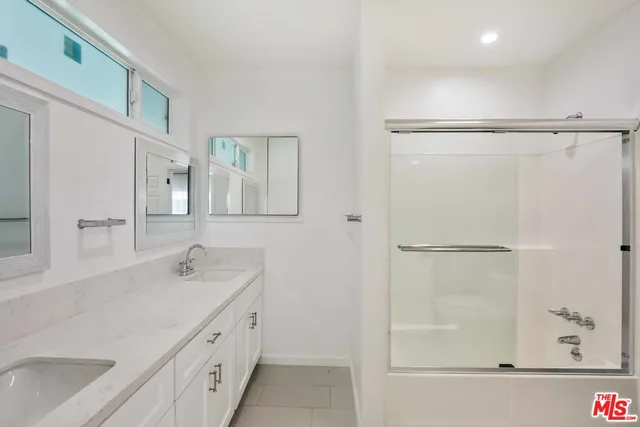 $5,000 | 1851 West 81st Street, Los Angeles, CA 90047