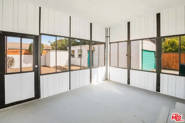 $5,000 | 1851 West 81st Street, Los Angeles, CA 90047