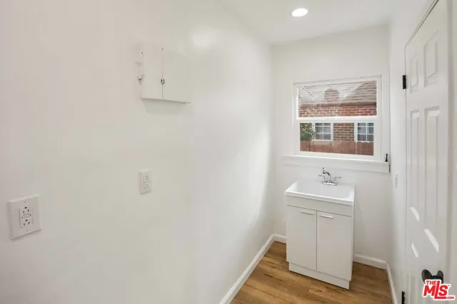 $5,000 | 1851 West 81st Street, Los Angeles, CA 90047