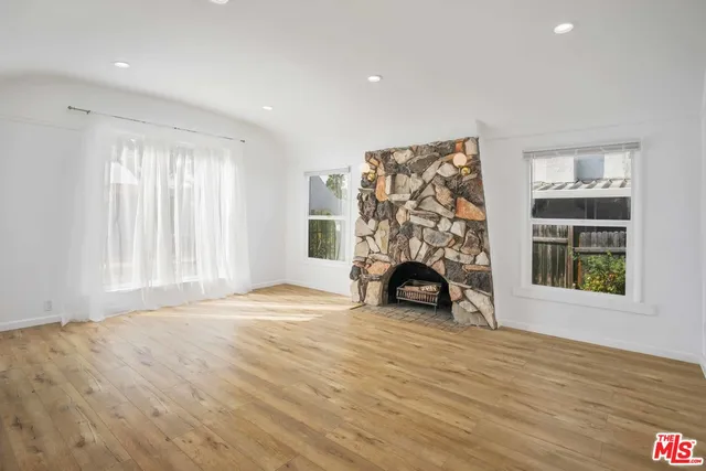 $5,000 | 1851 West 81st Street, Los Angeles, CA 90047