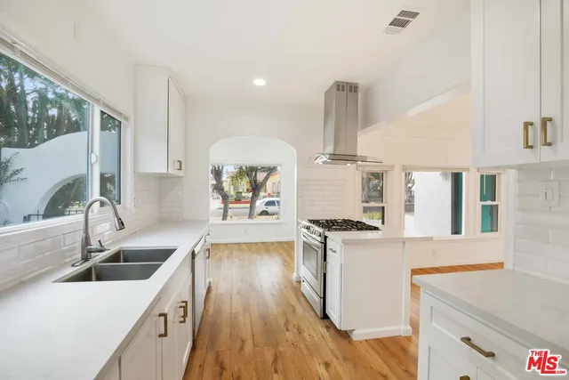 $5,000 | 1851 West 81st Street, Los Angeles, CA 90047