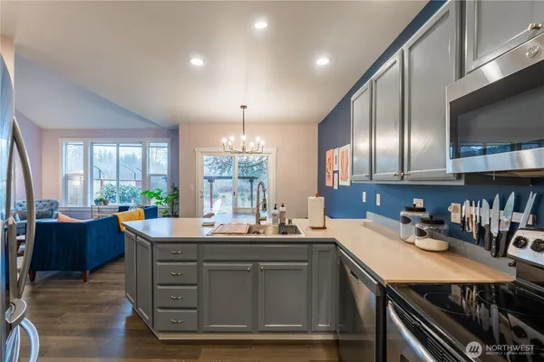 $475,000 | 12704 64th Avenue East, Puyallup, WA 98373