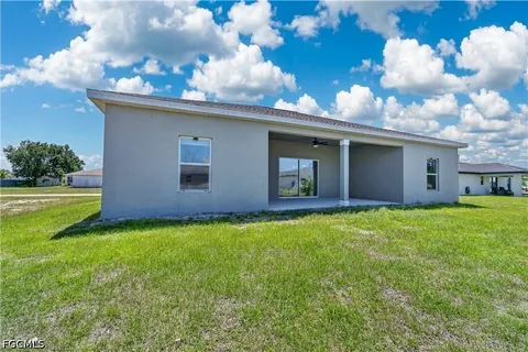 $299,900 | 1001 Northeast 35th Lane, Cape Coral, FL 33909