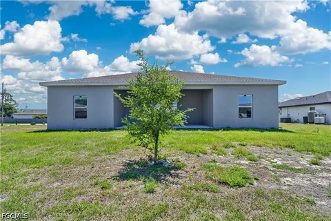 $299,900 | 1001 Northeast 35th Lane, Cape Coral, FL 33909