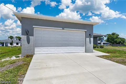 $299,900 | 1001 Northeast 35th Lane, Cape Coral, FL 33909