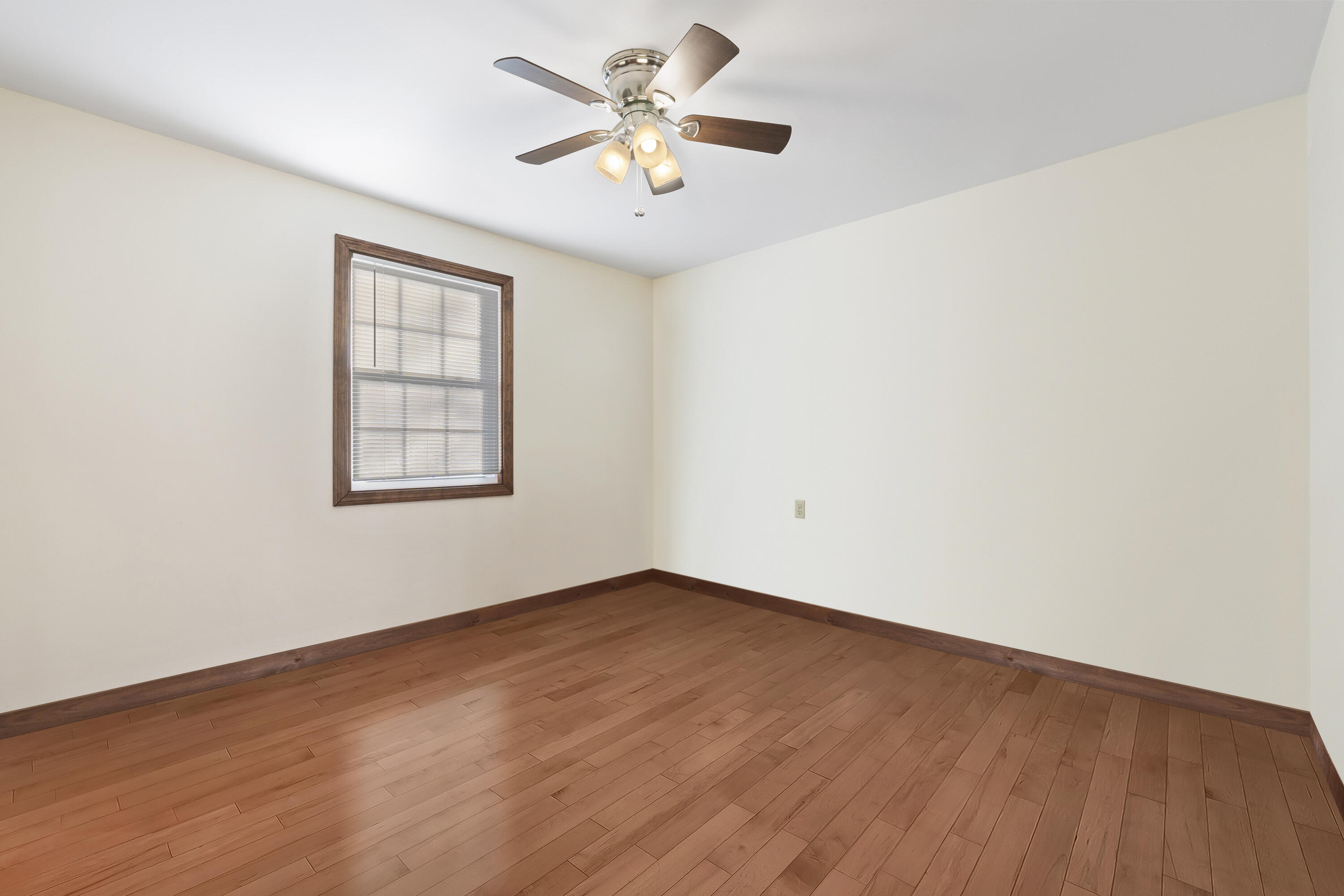 974 New County Road Biddeford, ME 04005 - Photo 24 of 43 BONUS ROOM