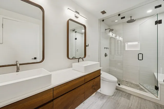 $750,000 | 333 West Hubbard Street, Unit 801, Chicago, IL 60654