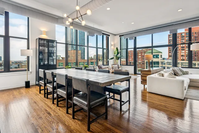 $750,000 | 333 West Hubbard Street, Unit 801, Chicago, IL 60654