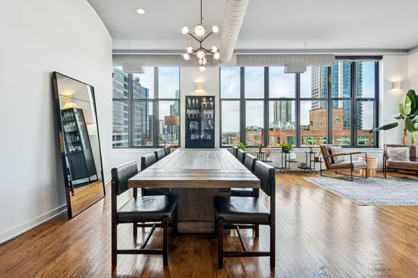 $750,000 | 333 West Hubbard Street, Unit 801, Chicago, IL 60654