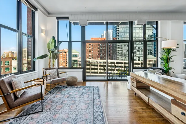 $750,000 | 333 West Hubbard Street, Unit 801, Chicago, IL 60654