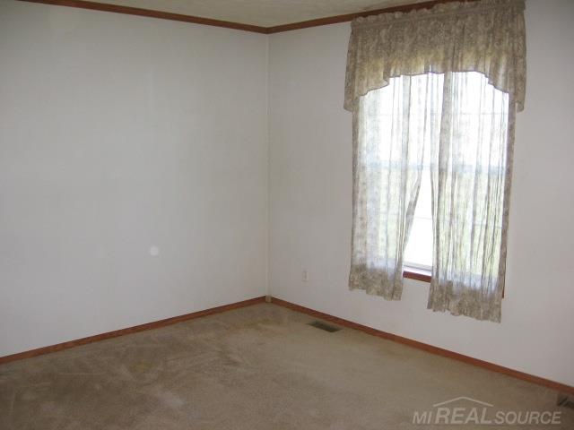8595 Gibbons Road Jeddo, MI 48032 - Photo 12 of 43 31240761-11.JPG