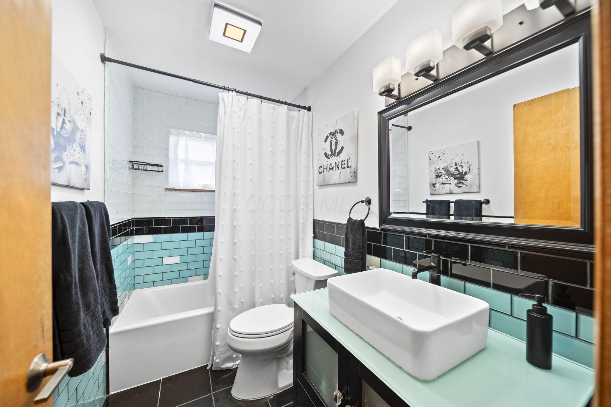 2431 White Road Grove City, OH 43123 - Photo 40 of 81 full bath