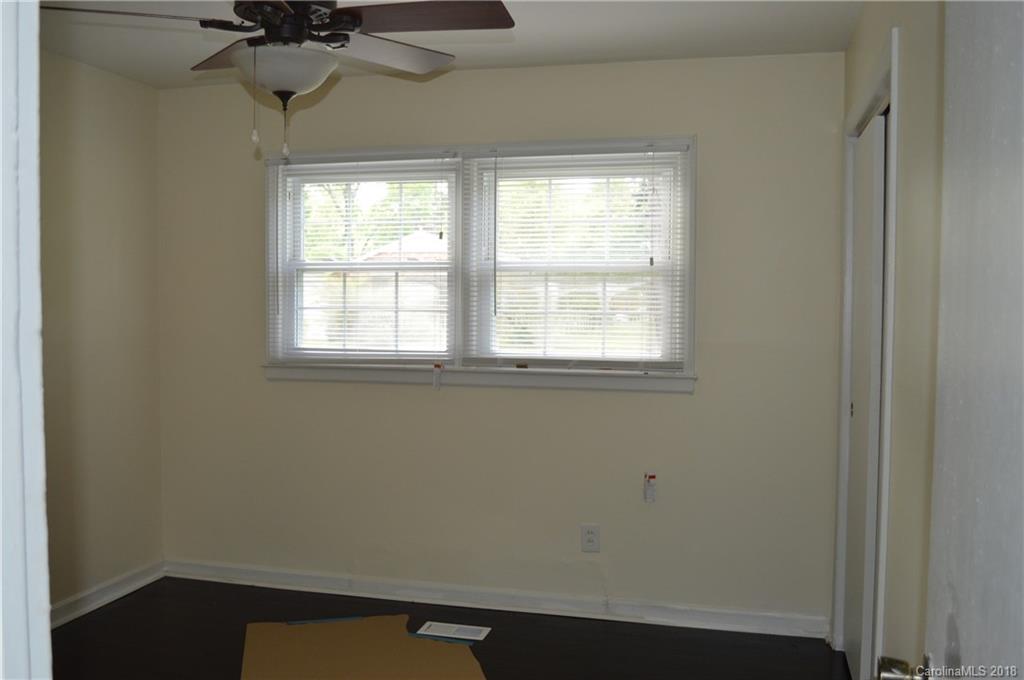 5501 Ruth Drive Charlotte, NC 28215 - Photo 8 of 16