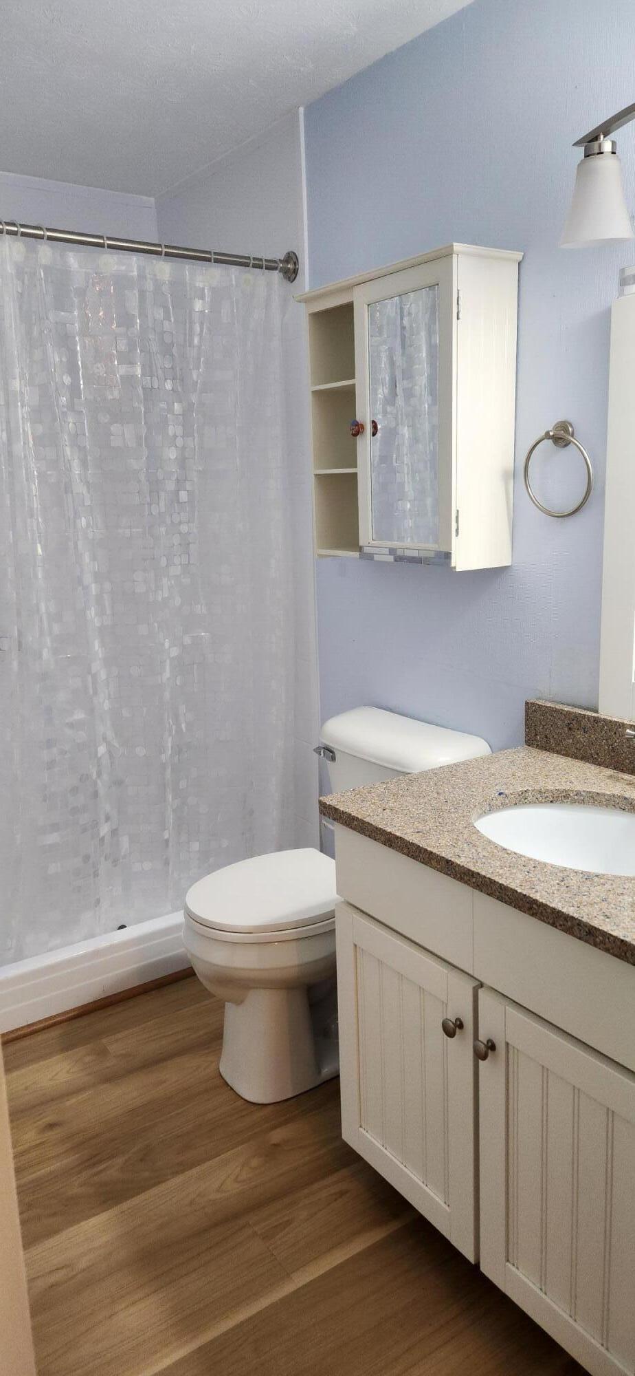 718 Main Street, Unit A3 Ogunquit, ME 03907 - Photo 11 of 16 first floor bath 2