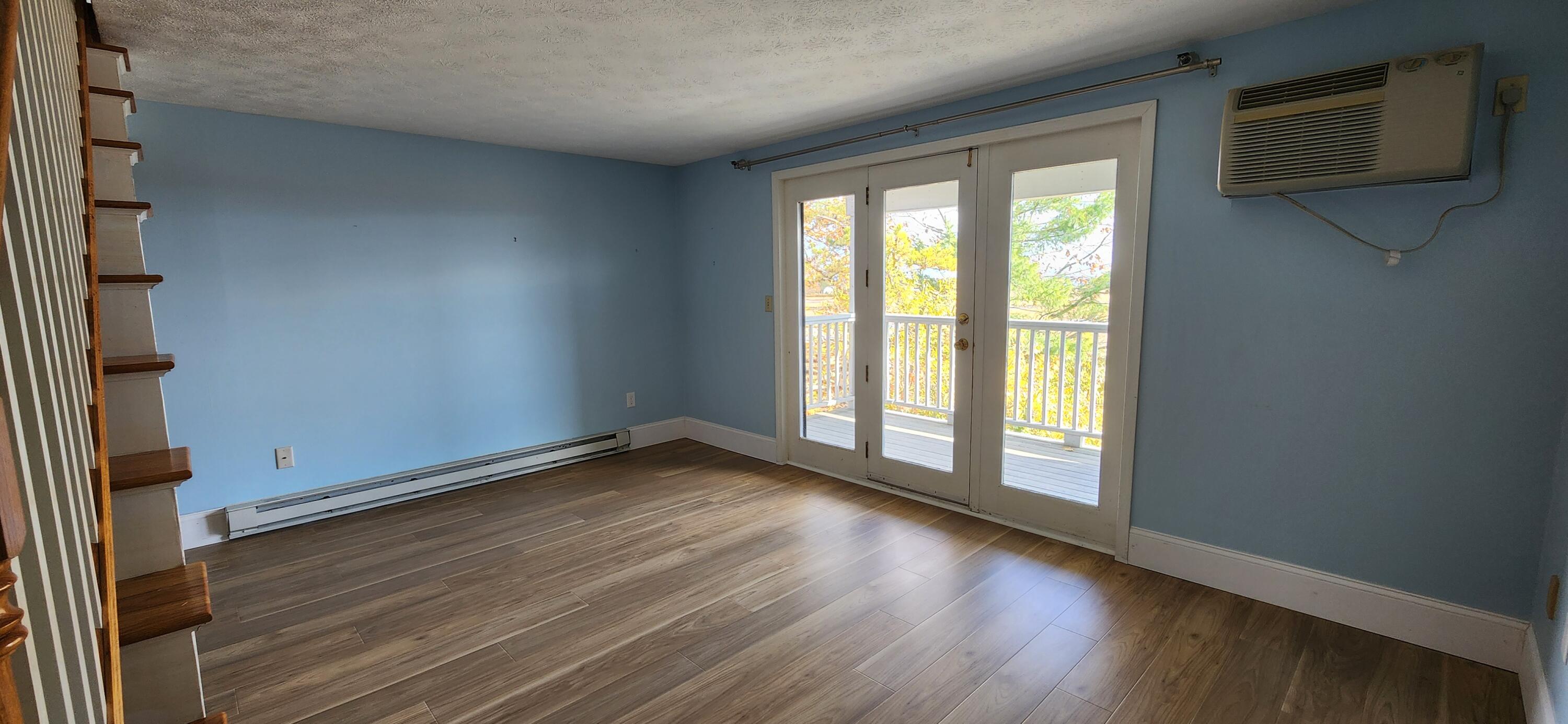718 Main Street, Unit A3 Ogunquit, ME 03907 - Photo 4 of 16 Living room slider