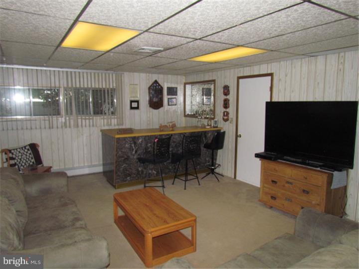 47 Hydrangea Road Levittown, PA 19056 - Photo 12 of 25 Wet Bar