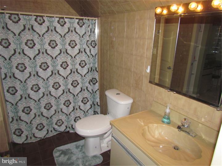 47 Hydrangea Road Levittown, PA 19056 - Photo 20 of 25 Master Bathroom