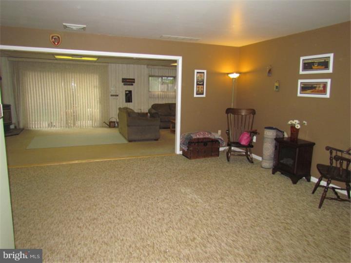 47 Hydrangea Road Levittown, PA 19056 - Photo 7 of 25 Living Room