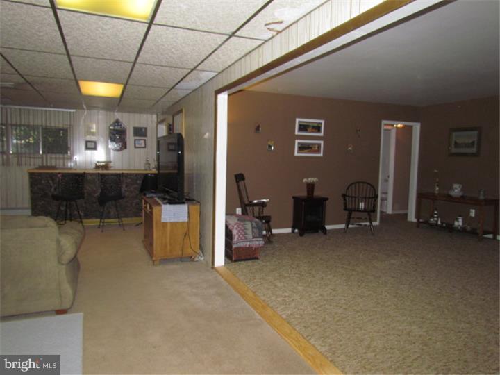 47 Hydrangea Road Levittown, PA 19056 - Photo 8 of 25 Gallery Image 8