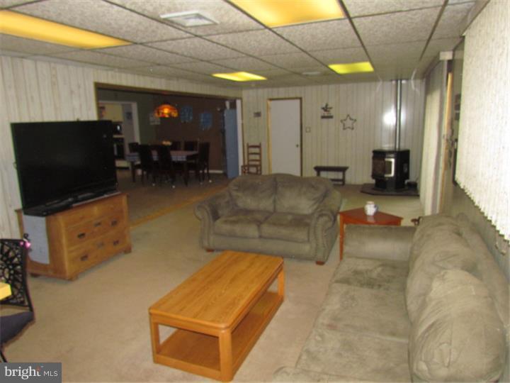 47 Hydrangea Road Levittown, PA 19056 - Photo 10 of 25 Family Room