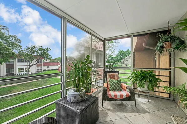 $150,000 | 12022 West Greenway Drive, Unit 204, Royal Palm Beach, FL 33411