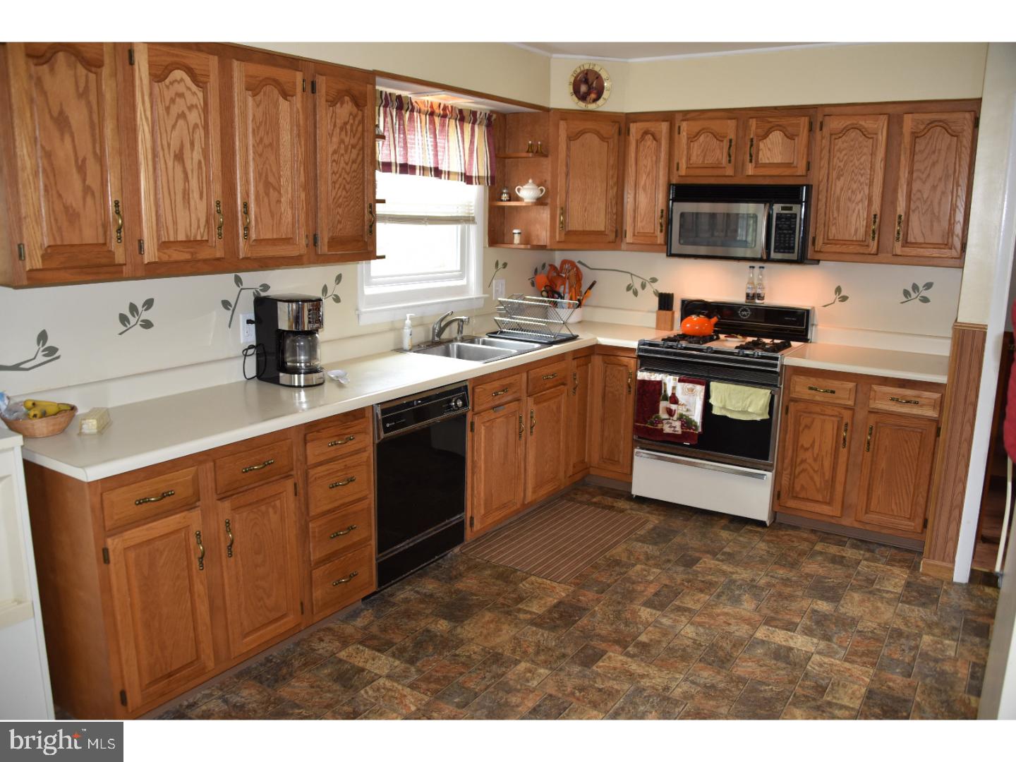 3427 Stoudts Ferry Bridge Road Reading, PA 19605 - Photo 6 of 25 Kitchen