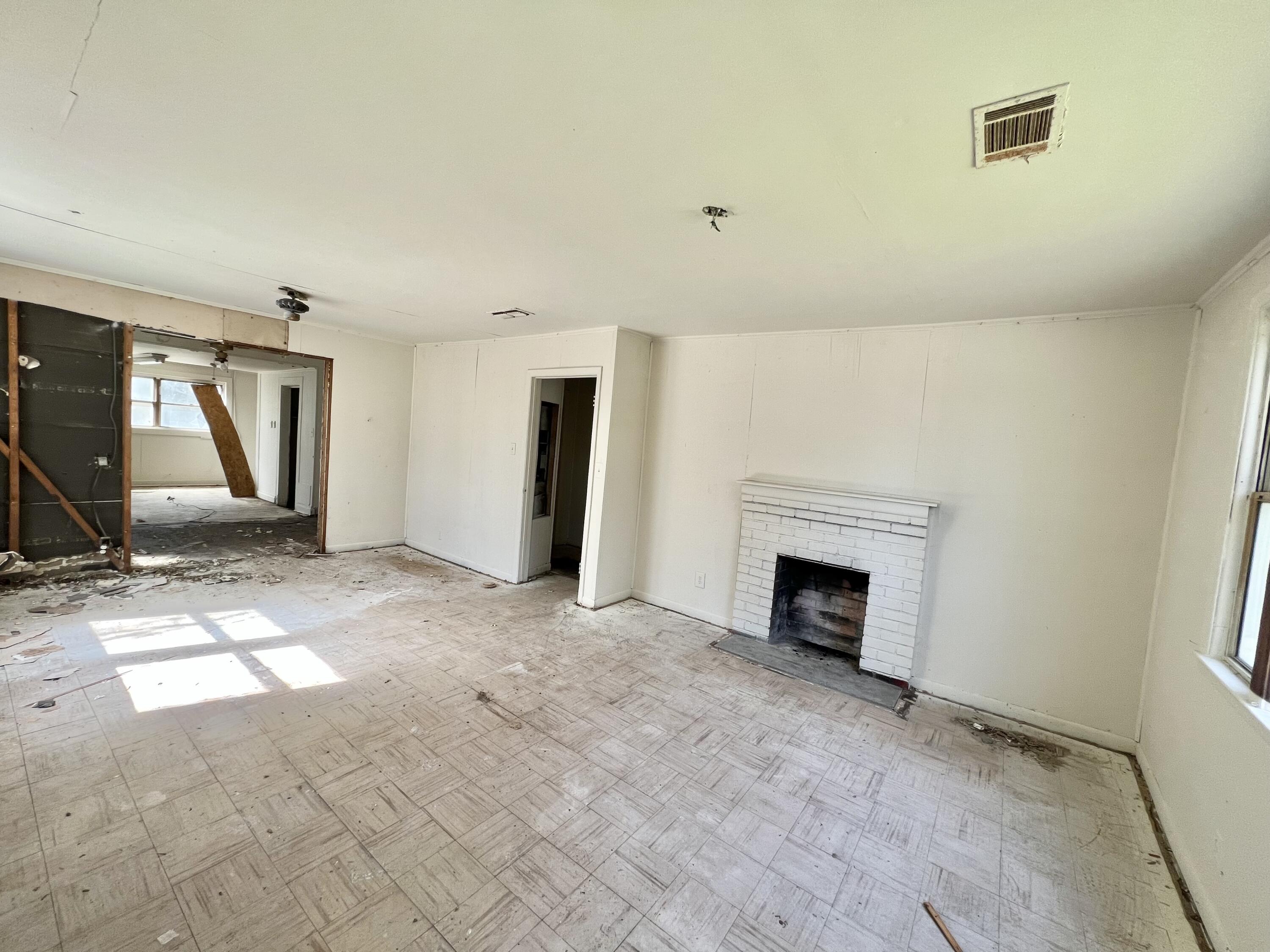 2013 Chavous Road Augusta, GA 30906 - Photo 9 of 23 IMG_3421