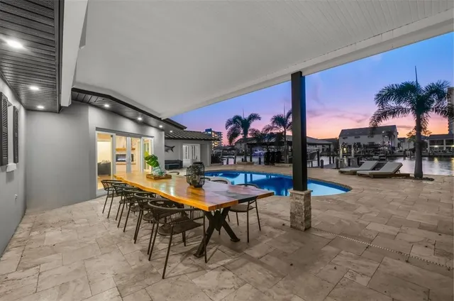 $2,800,000 | 330 Leeward Island, Clearwater Beach, FL 33767