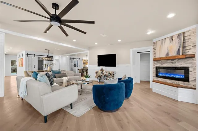 $2,800,000 | 330 Leeward Island, Clearwater Beach, FL 33767