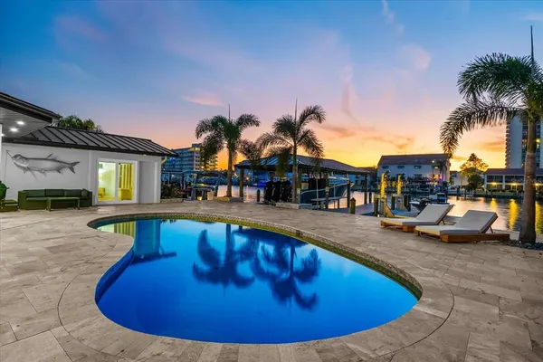 $2,375,000 | 330 Leeward Island, Clearwater Beach, FL 33767
